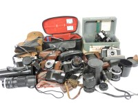 Lot 255 - A quantity of cameras and equipment