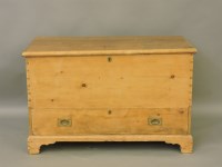 Lot 478 - A pine mule chest