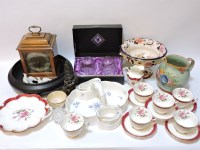 Lot 304 - A quantity of tea and dinner wares