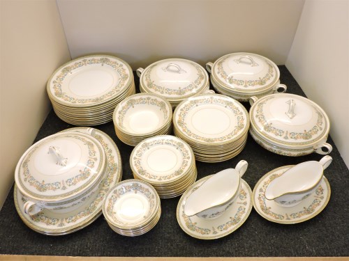 Lot 352 - An Aynsley Henley pattern dinner service