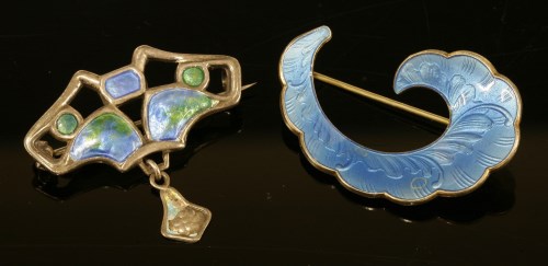 Lot 7 - A sterling silver Arts and Crafts enamel brooch