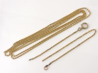 Lot 249 - A gold rope chain