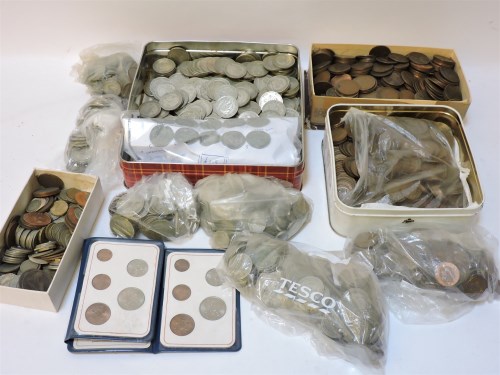 Lot 131 - A large quantity of pre 1947 coins to include 235 half crowns