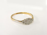 Lot 222 - An Art Deco diamond lozenge cluster ring