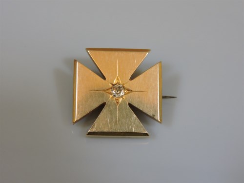 Lot 6 - A Victorian gold Maltese cross brooch