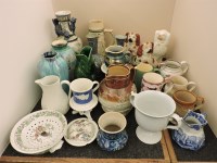 Lot 550 - Various pottery items