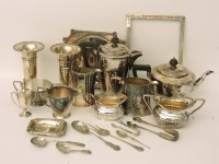 Lot 1066 - A collection of silver items