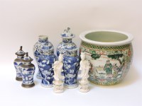 Lot 1331 - A quantity of Chinese ceramics