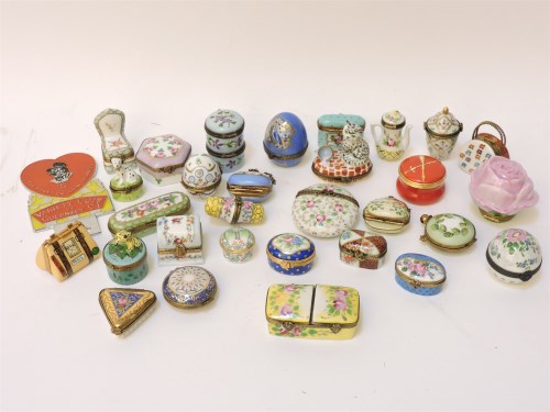 Lot 1173 - Thirty modern Limoges porcelain trinket/ pill boxes