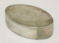 Lot 237 - A George III silver table snuff box