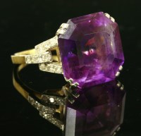 Lot 478 - A single stone amethyst ring