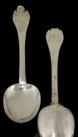 Lot 107 - A late 17th century West Country silver lace-back trefid spoon