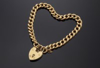 Lot 434 - An 18ct gold curb chain bracelet