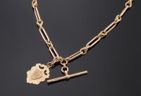 Lot 591 - A 9ct gold fetter and knot link double albert chain