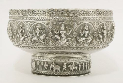 Lot 7 - A silver bowl