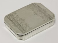 Lot 241 - An early 18th century silver snuff box