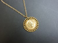 Lot 50 - A full sovereign pendant