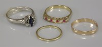 Lot 87 - A 9ct gold synthetic spinel ring
