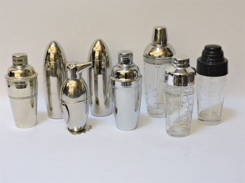Lot 198 - A collection of eight cocktail shakers