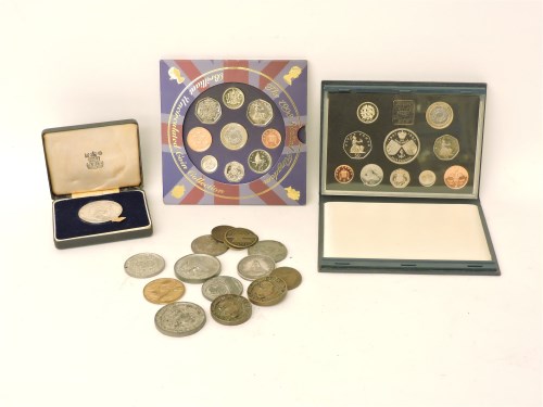 Lot 80 - A quantity of loose coins and tokens