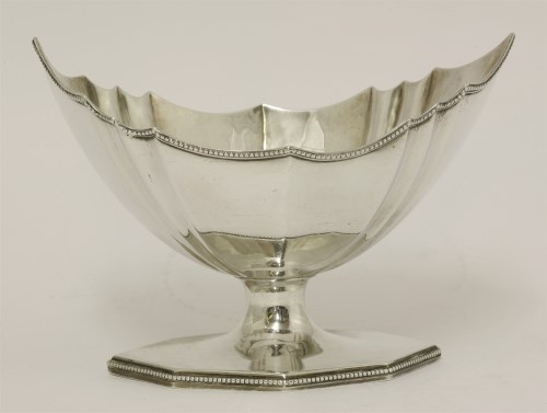 Lot 88 - A George III silver sugar basket