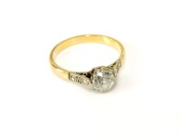 Lot 20 - A gold single stone cushion cut diamond ring
