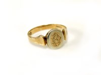 Lot 9 - A 9ct bi-colour gold signet ring