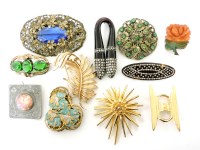Lot 33 - A collection of costume jewellery