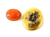 Lot 50 - A gold oval brooch