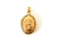 Lot 15 - A French gold oval locket