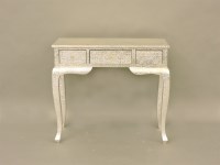 Lot 406 - A dressing table