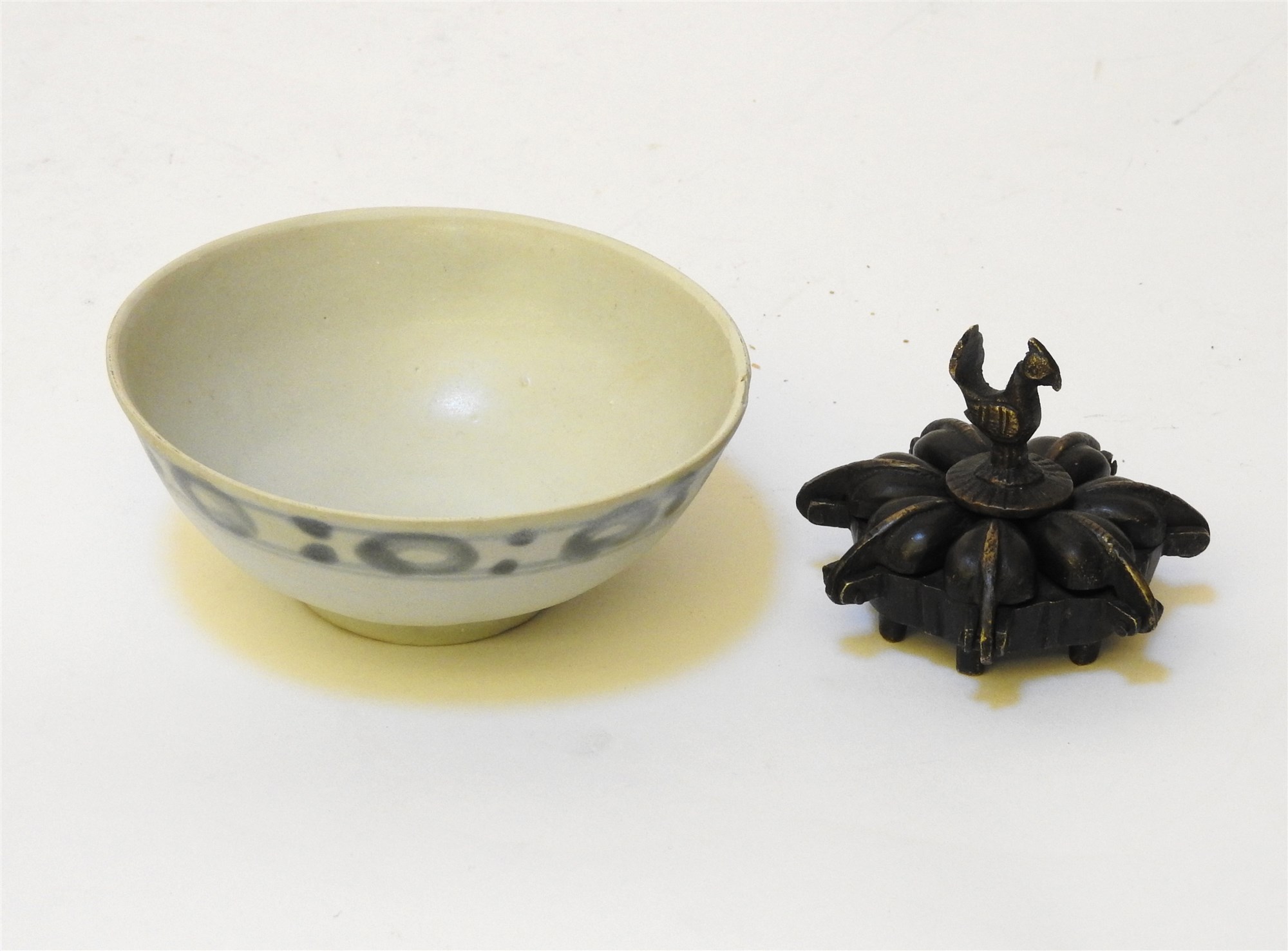 Lot 110 - A 'Tek Sing' cargo bowl