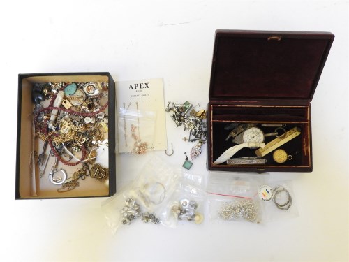 Lot 53 - A small quantity of costume jewellery