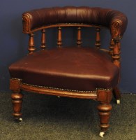 Lot 553 - A Victorian mahogany club chair