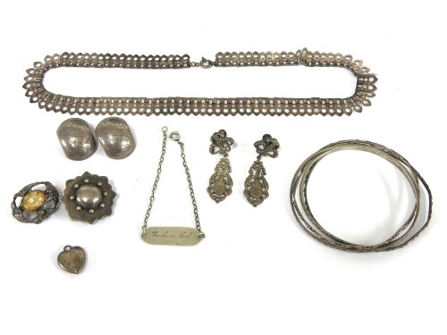 Lot 92 - A quantity of costume jewellery