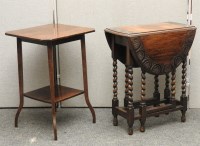 Lot 480 - An oak drop leaf table