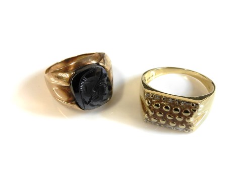 Lot 2 - A 9ct gold carved hematite intaglio ring