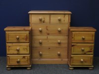 Lot 482 - A modern pine chest of drawers