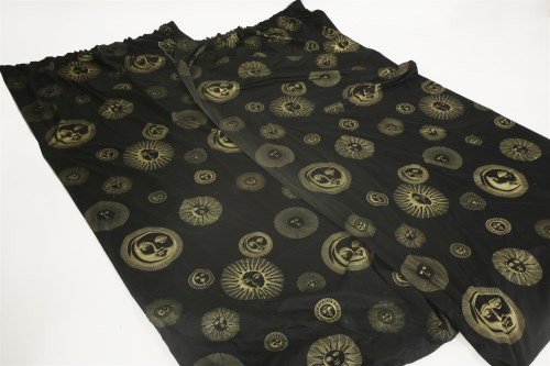 Lot 317 - A pair of Soli E Lune curtains