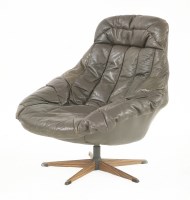 Lot 423 - A lounge chair