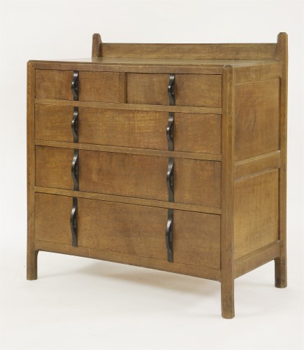 Lot 102 - A Gordon Russell 'Stow' oak chest of drawers