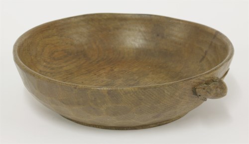 Lot 117 - An oak adzed bowl