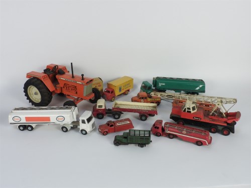 Lot 378 - Toy vehicles including Dinky 301 Field Marshall tractor (boxed)