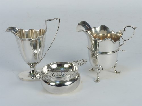 Lot 132 - A silver cream jug