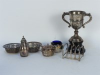 Lot 127 - Small collection of silver