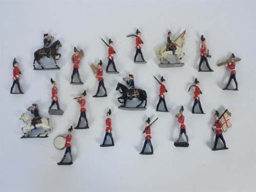 Lot 310 - A collection of twenty lead soldiers