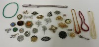 Lot 1013 - A large collection of assorted costume jewellery