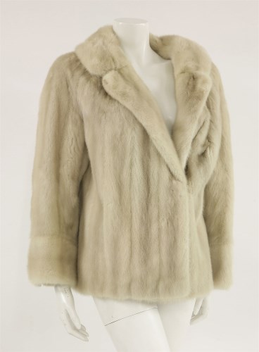 Lot 1117 - A vintage blonde mink fur jacket