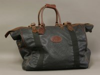 Lot 1314 - A Mulberry black Scotchgrain large holdall