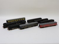 Lot 442 - A collection of 00 gauge trains